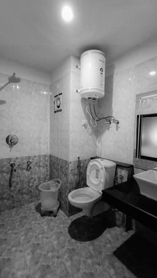 Hotel Aakash Regency Manāli Buitenkant foto