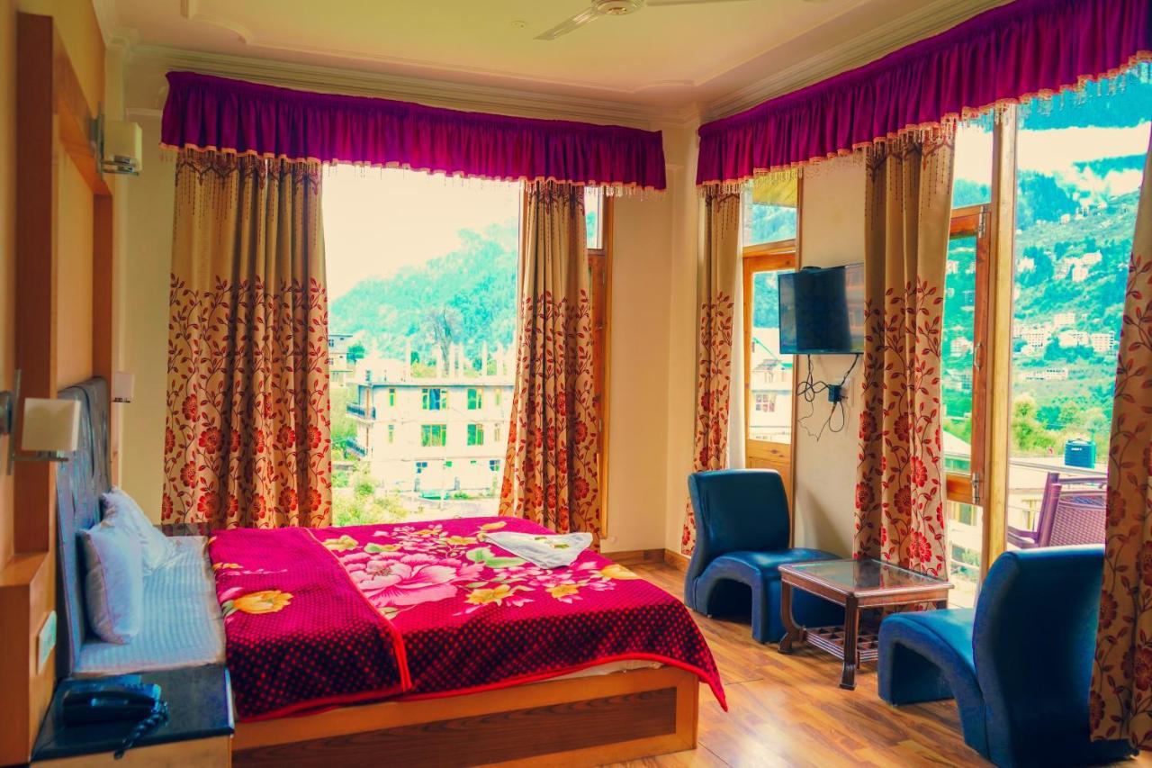Hotel Aakash Regency Manāli Buitenkant foto